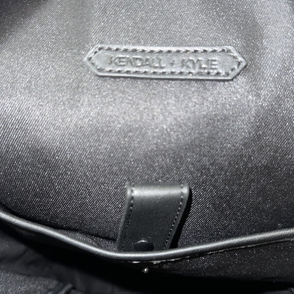 Kendall & Kylie Backpack With Accessories - Picture 7 of 14